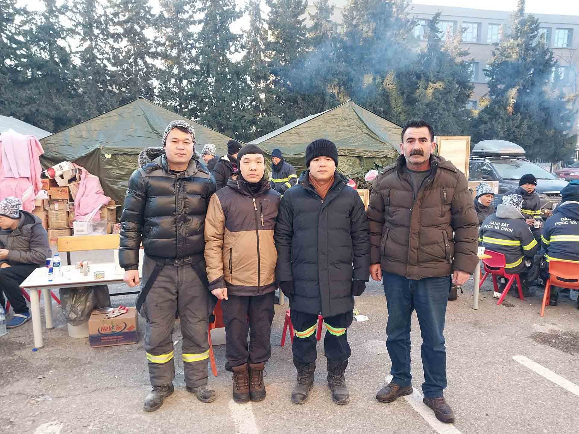 Những ngày đáng nhớ ở tâm chấn động đất Những ngày đáng nhớ ở tâm chấn động đất