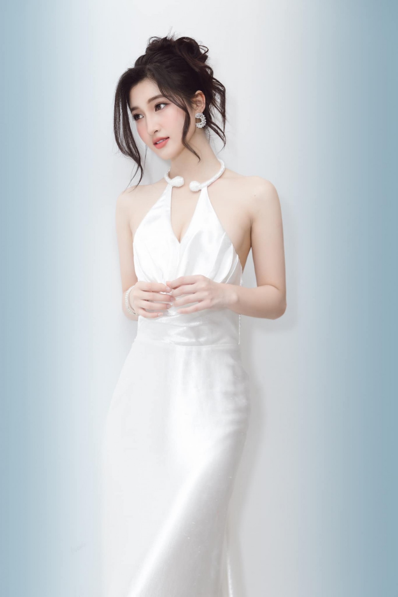 Á hậu Phương Nhi lại lên đồ sang chảnh