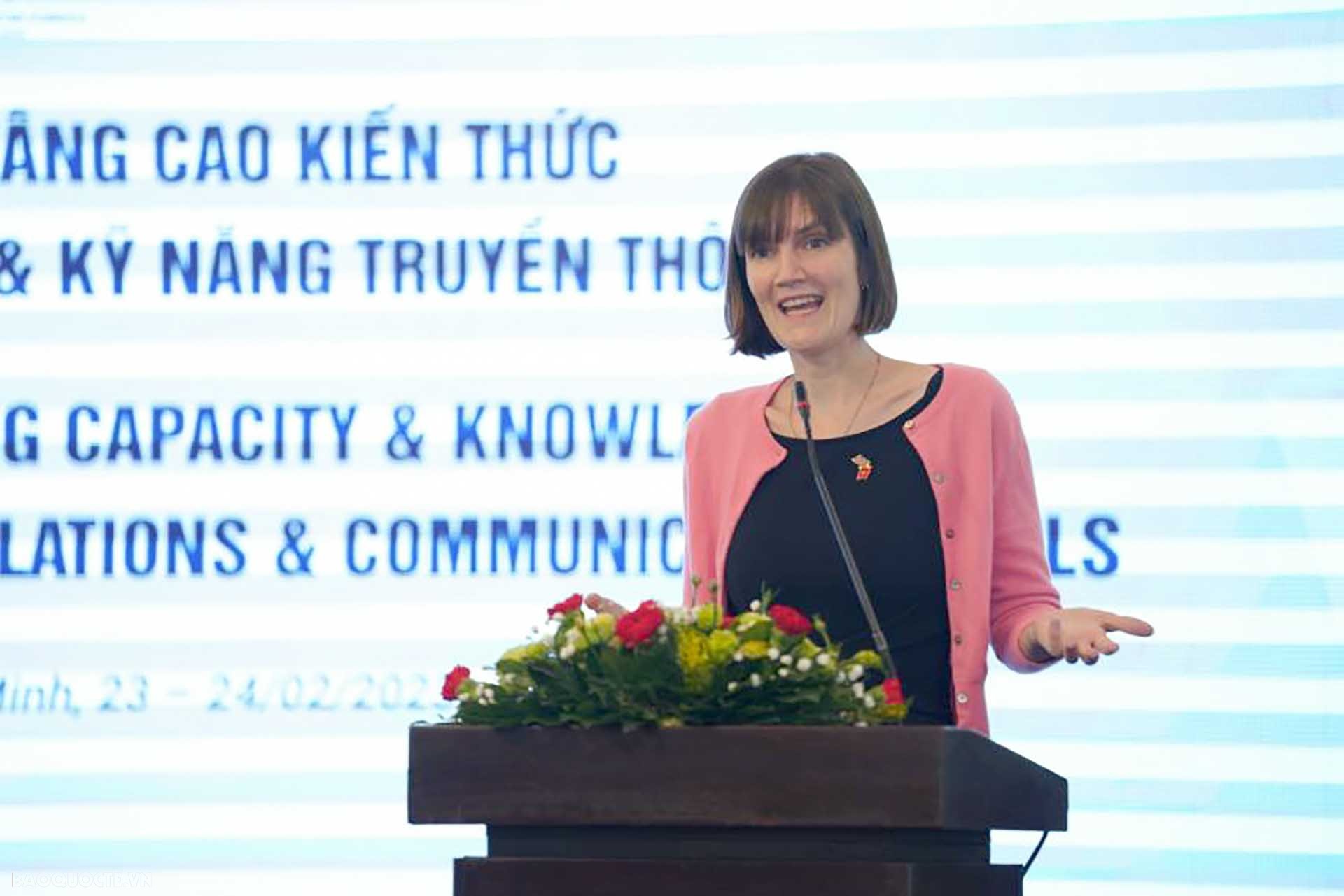 Bồi dưỡng về thông tin đối ngoại và kỹ năng truyền thông cho các tỉnh miền Đông Nam Bộ và ĐBSCL