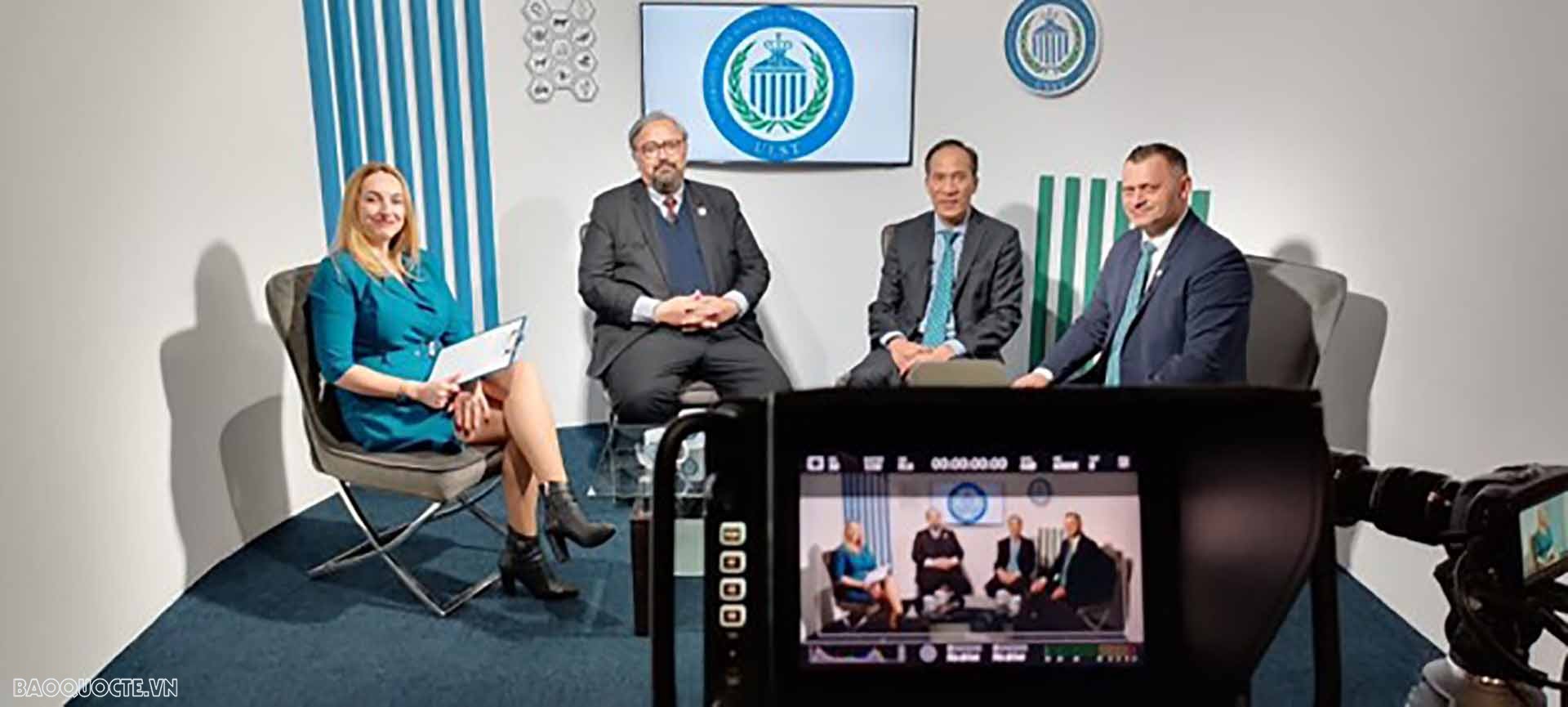 Đại sứ Đỗ Đức Thành trả lời phỏng vấn truyền hình địa phương Đại sứ Đỗ Đức Thành trả lời phỏng vấn truyền hình địa phương