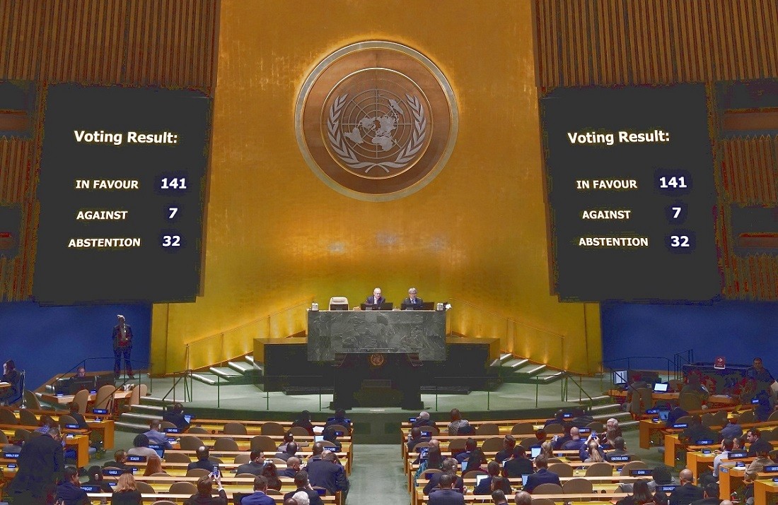 Toàn cảnh phiên bỏ phiếu của Đại hội đồng LHQ thông qua Nghị quyết kêu gọi chấm dứt xung đột Nga-Ukraine, ở New York (Mỹ) ngày 23/2/2023. (Nguồn AFP)