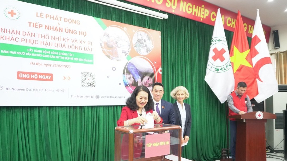 tiep nhan gan 10 ty dong ung ho nguoi dan tho nhi ky syria khac phuc hau qua dong dat