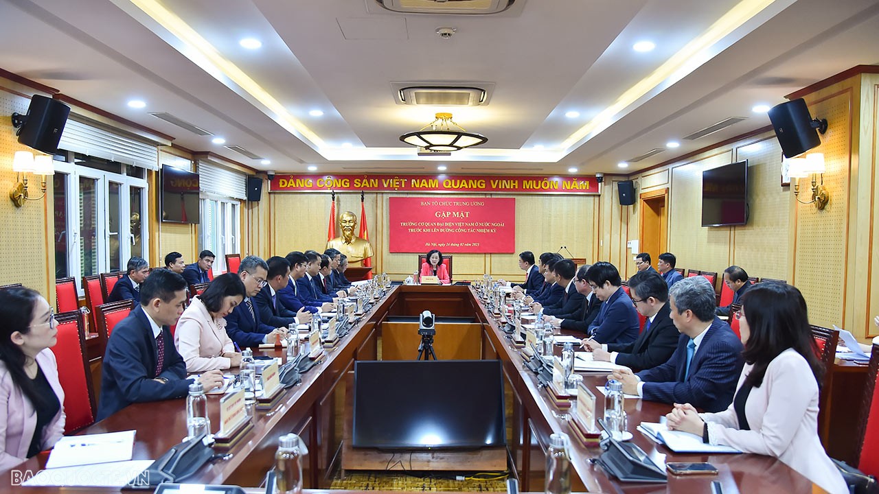 Ban Tổ chức Trung ương làm việc với Đoàn Trưởng cơ quan đại diện Việt Nam ở nước ngoài nhiệm kỳ 2023-2026 Ban Tổ chức Trung ương làm việc với Đoàn Trưởng cơ quan đại diện Việt Nam ở nước ngoài nhiệm kỳ 2023-2026