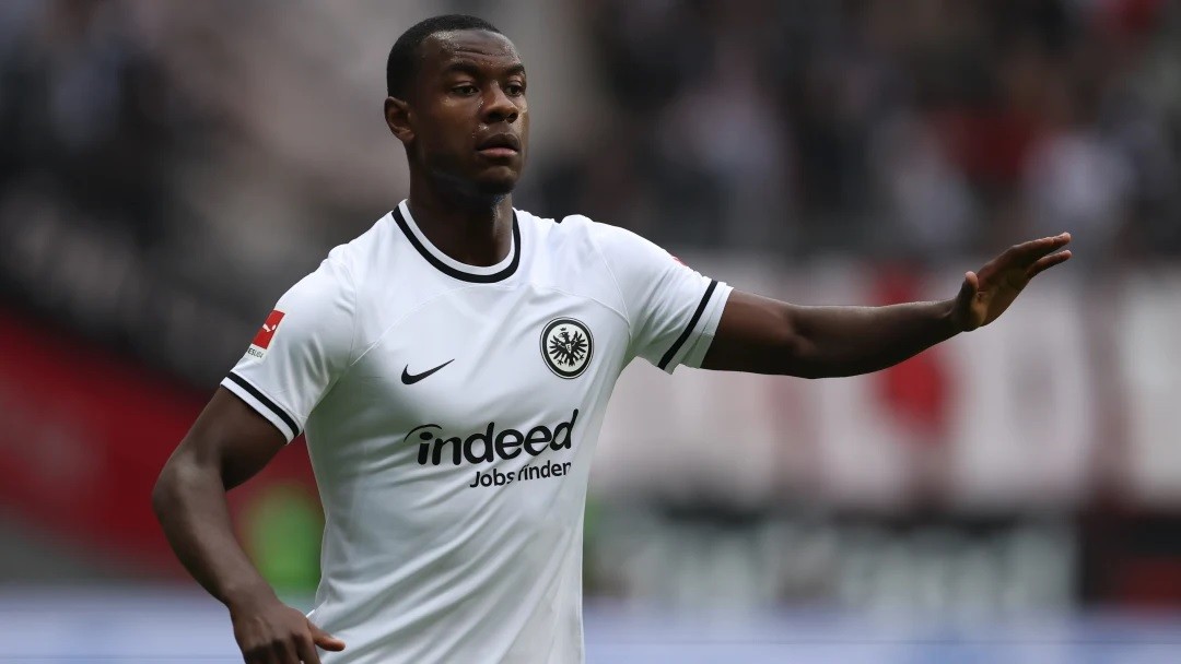 : Tottenham tiếp cận Evan Ndicka;