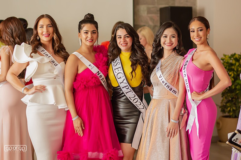 Hoa hậu Nguyễn Thanh Hà đọ sắc với các thí sinh Miss Eco International 2023.