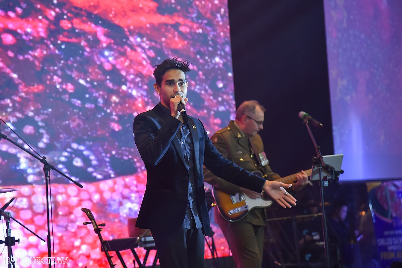 Nghệ sỹ bản địa Isaiah Firebrace