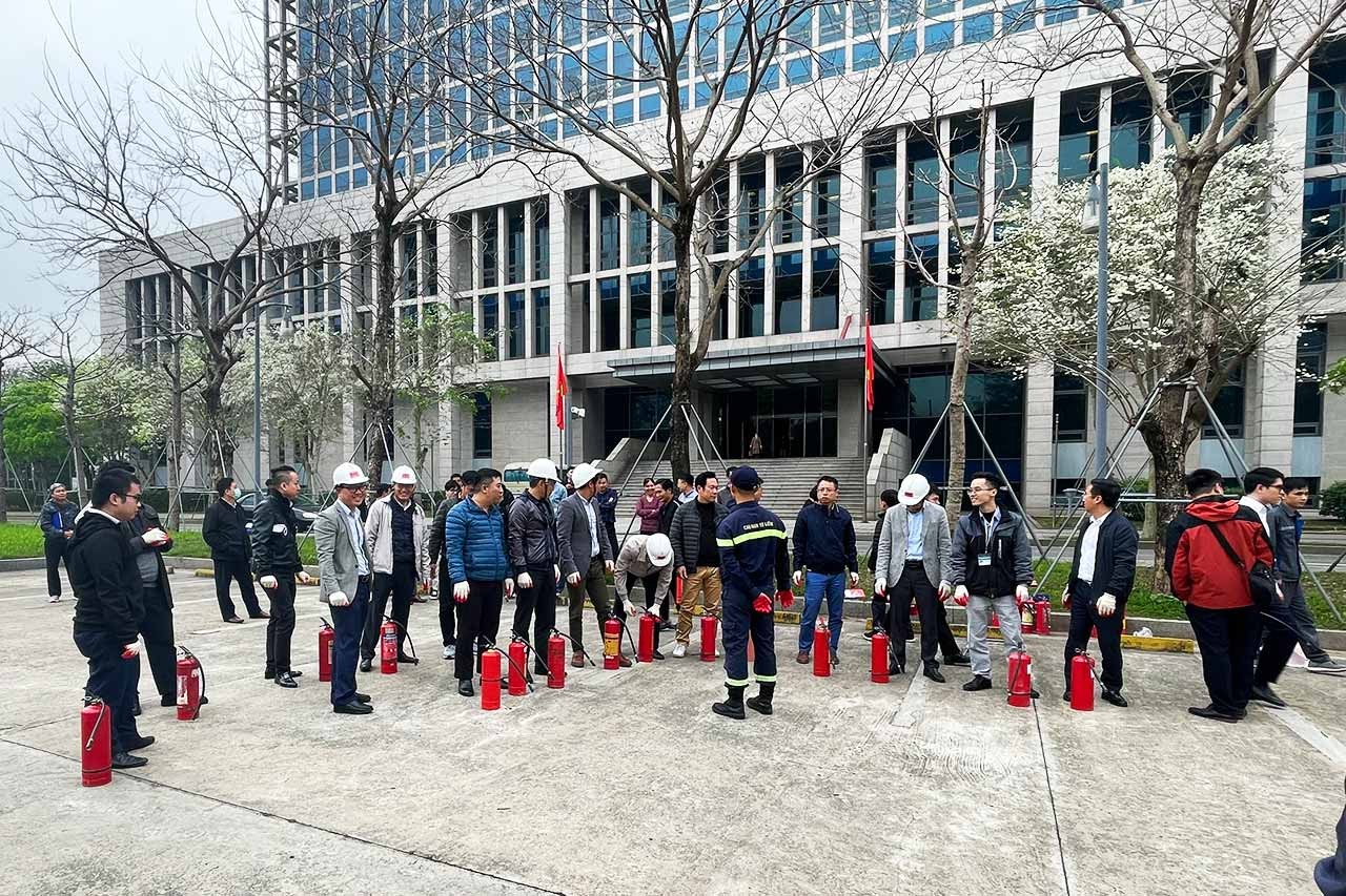 Lãnh đạo Bộ Ngoại giao rất quan tâm đến công tác PCCC và Bộ trưởng Bộ Ngoại giao đã ra quyết định kiện toàn Ban Chỉ huy PCCC cơ quan và thành lập Đội PCCC cơ sở Bộ Ngoại giao với hai đội. Đội 1 gồm 67 cán bộ thuộc Trụ sở Bộ và các khu vực làm việc khác củ