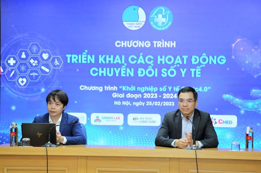 Đại diện ban tổ chức trao đổi thông tin về các hoạt động chuyển đổi số y tế. (Nguồn: QĐDND)