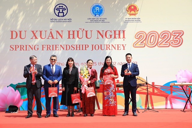 Hành trình ý nghĩa của chương trình Du Xuân Hữu nghị 2023 Hành trình ý nghĩa của chương trình Du Xuân Hữu nghị 2023