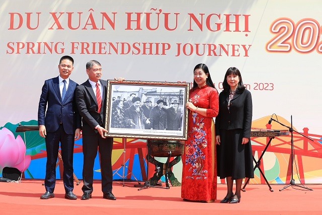 Hành trình ý nghĩa của chương trình Du Xuân Hữu nghị 2023 Hành trình ý nghĩa của chương trình Du Xuân Hữu nghị 2023