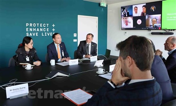 Đại sứ Việt Nam tại Vương quốc Bỉ Nguyễn Văn Thảo phát biểu tại hội thảo. Đại sứ Việt Nam tại Vương quốc Bỉ Nguyễn Văn Thảo phát biểu tại hội thảo.