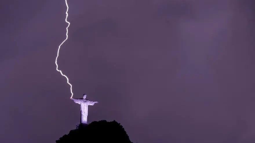 Đã có lời giải cho câu hỏi lâu đời nhất: Điều gì kích hoạt tia sét trong mưa giông?