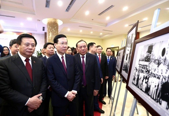 Trưng bày nhiều ảnh tư liệu quý kỷ niệm 80 năm Đề cương về Văn hóa Việt Nam