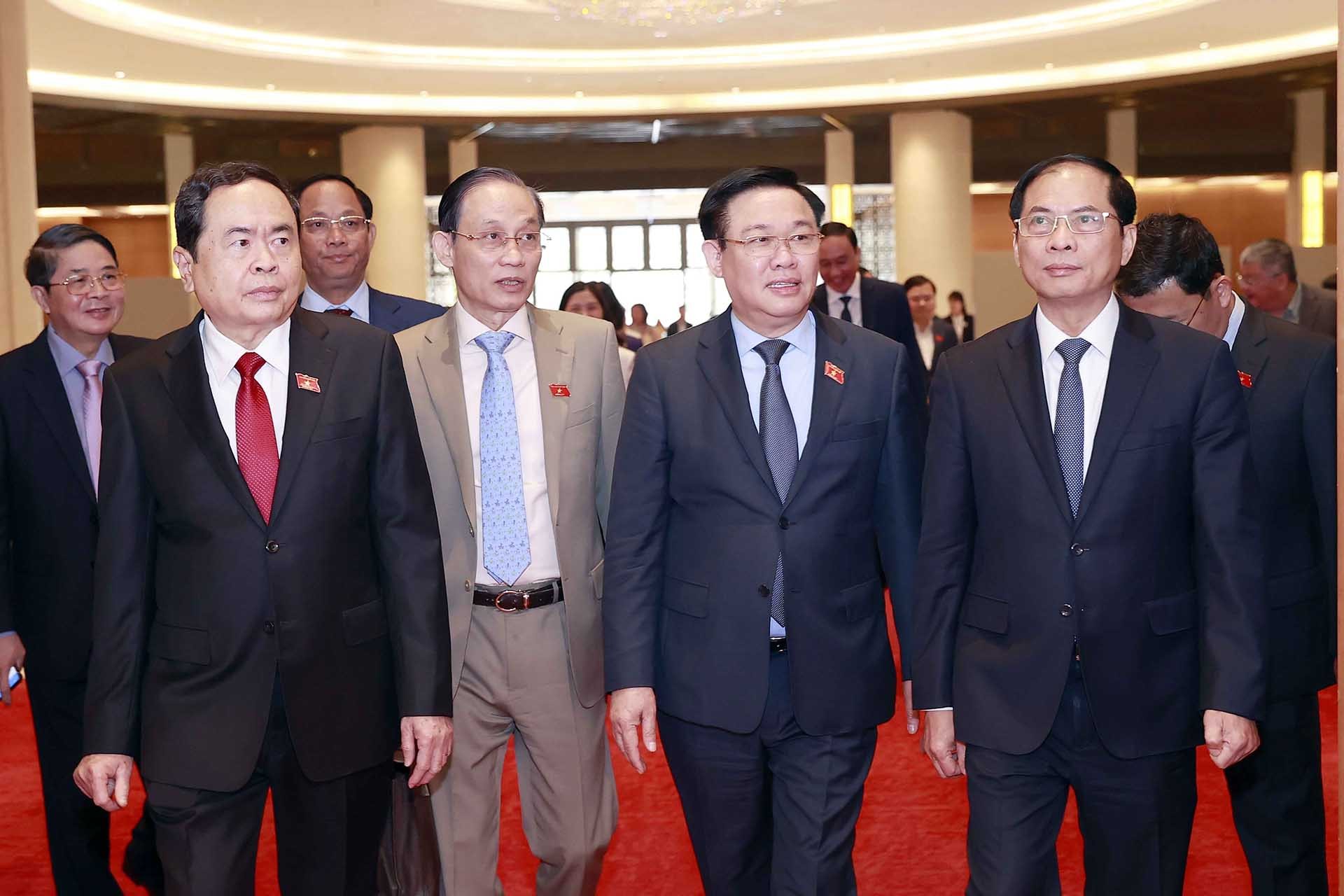 Chủ tịch Quốc hội Vương Đình Huệ với đại biểu dự hội nghị. (Nguồn: TTXVN)