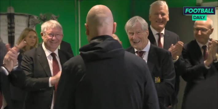 Video Sir Alex Ferguson đợi chúc mừng HLV Erik Ten Hag trong đường hầm Sir Alex Ferguson đợi chúc mừng HLV Ten Hag trong đường hầm