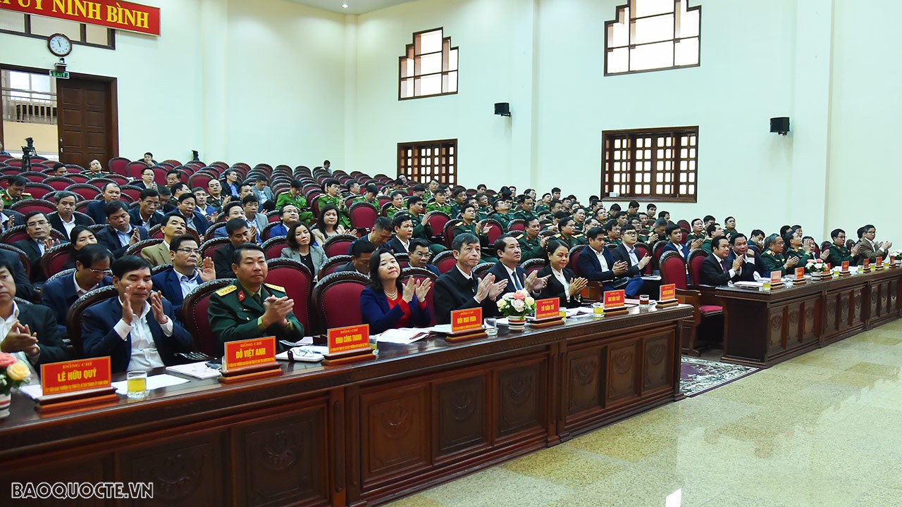 Bộ trưởng Ngoại giao Bùi Thanh Sơn dự Hội nghị tổng kết 10 năm thực hiện Nghị quyết Trung ương 8 khóa XI tỉnh Ninh Bình