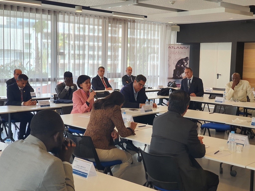 Đại sứ Đặng Thị Thu Hà phát biểu tại Hội thảo. (Nguồn:ĐSQ VN tại Morocco) Đại sứ Đặng Thị Thu Hà phát biểu tại Hội thảo. (Nguồn:ĐSQ VN tại Morocco)