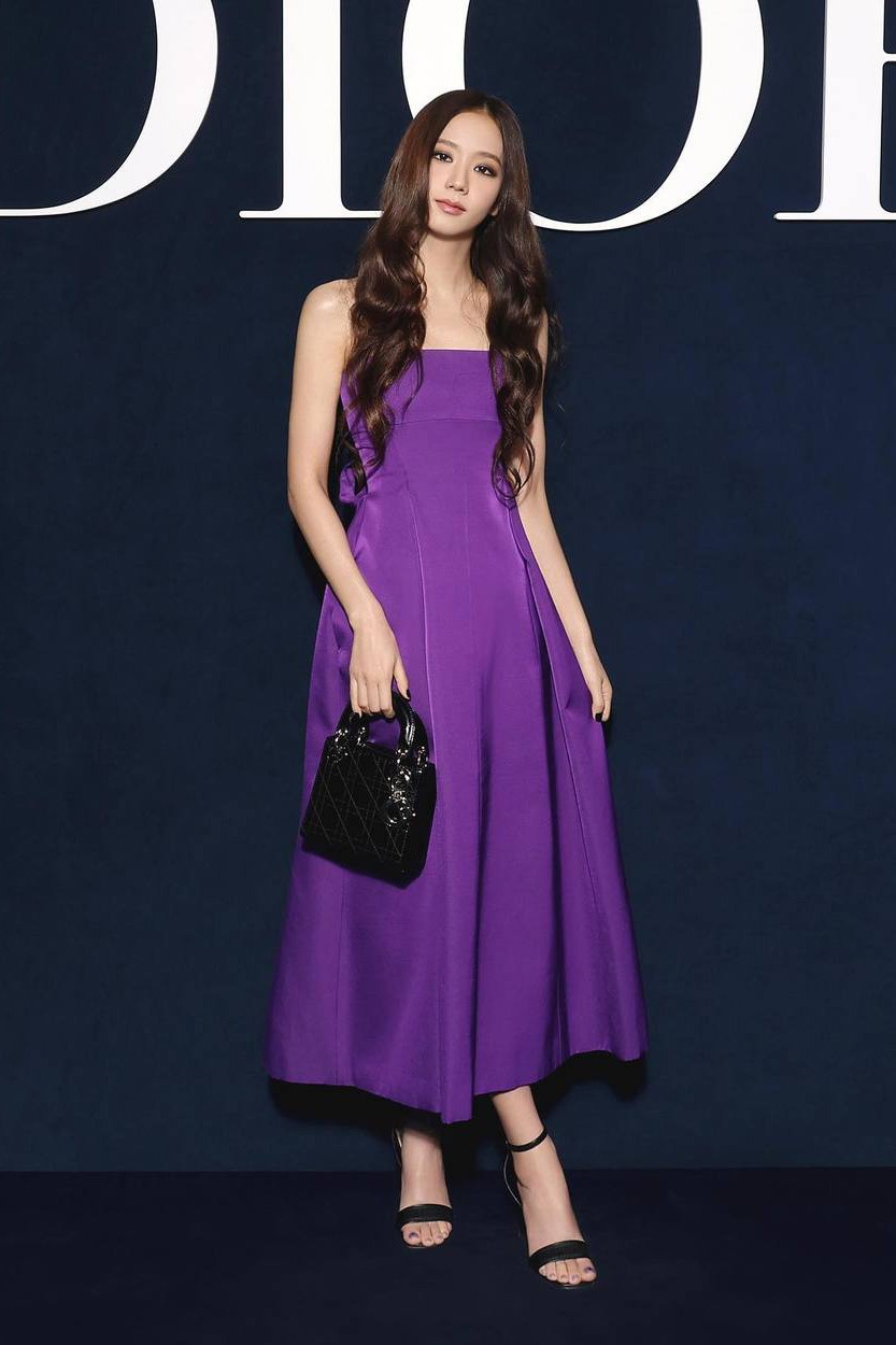 Châu Bùi cho biết, đây là lần thứ hai cô góp mặt trong show diễn Dior cùng gương mặt thương hiệu đình đám Kim Ji Soo (Blackpink).