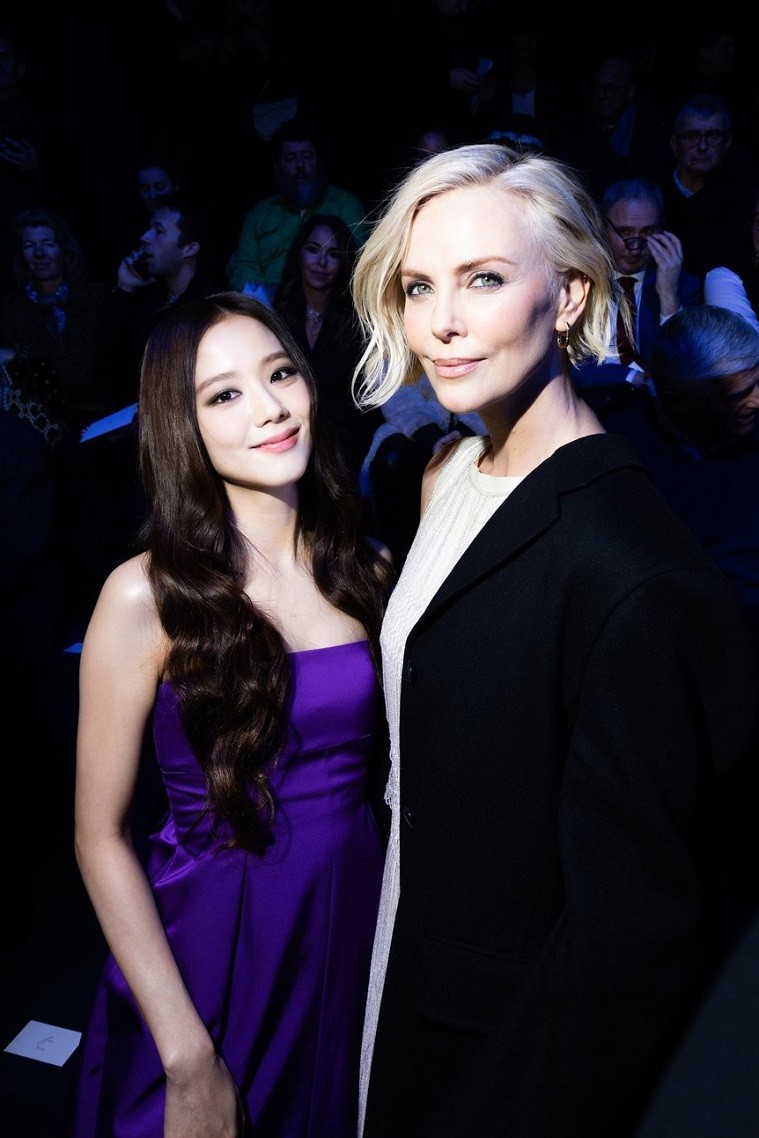 Show còn có sự tham gia của minh tinh Charlize Theron.