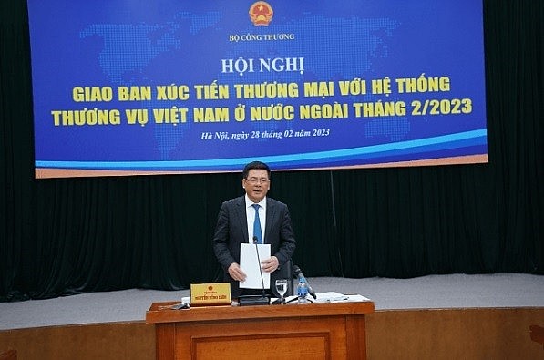 Lãi suất ngân hàng cao ngất ngưởng, doanh nghiệp 'khóc ròng'