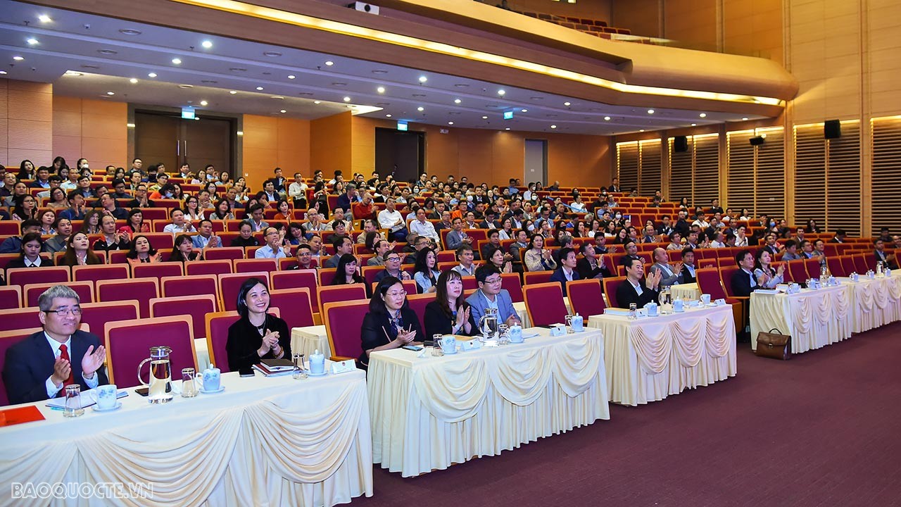 Bộ Ngoại giao quán triệt nội dung cuốn sách của Tổng Bí thư về phòng, chống tham nhũng, tiêu cực Bộ Ngoại giao quán triệt nội dung cuốn sách của Tổng Bí thư về phòng, chống tham nhũng, tiêu cực