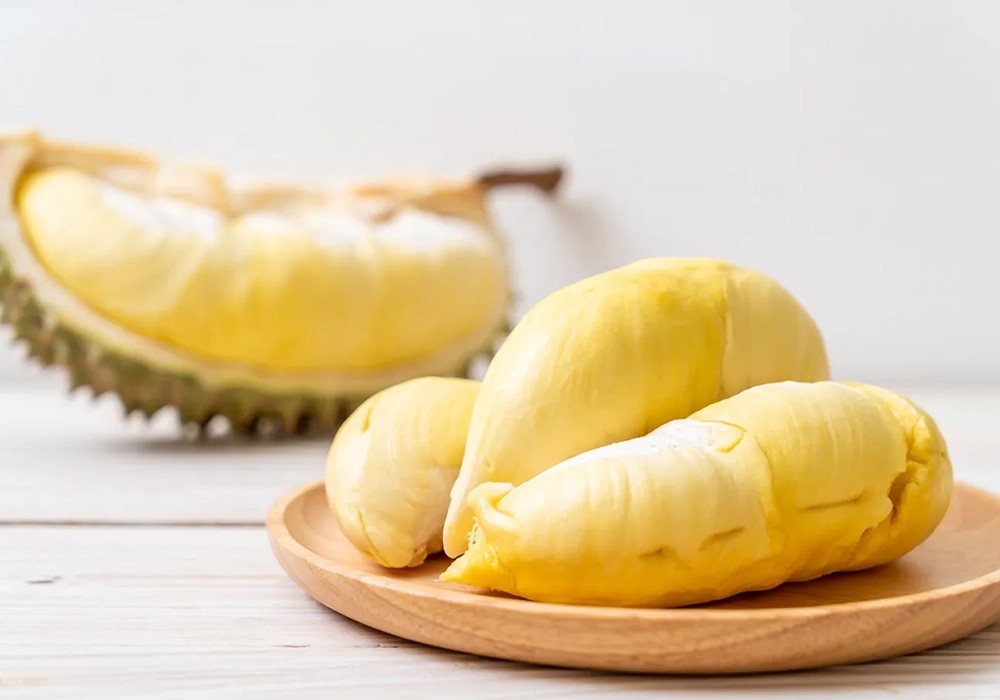 Sầu riêng chứa hàm lượng đường fructose và glucose cao. Ăn nhiều sầu riêng dễ gây tích tụ mỡ thừa, tăng cân khó kiểm soát.