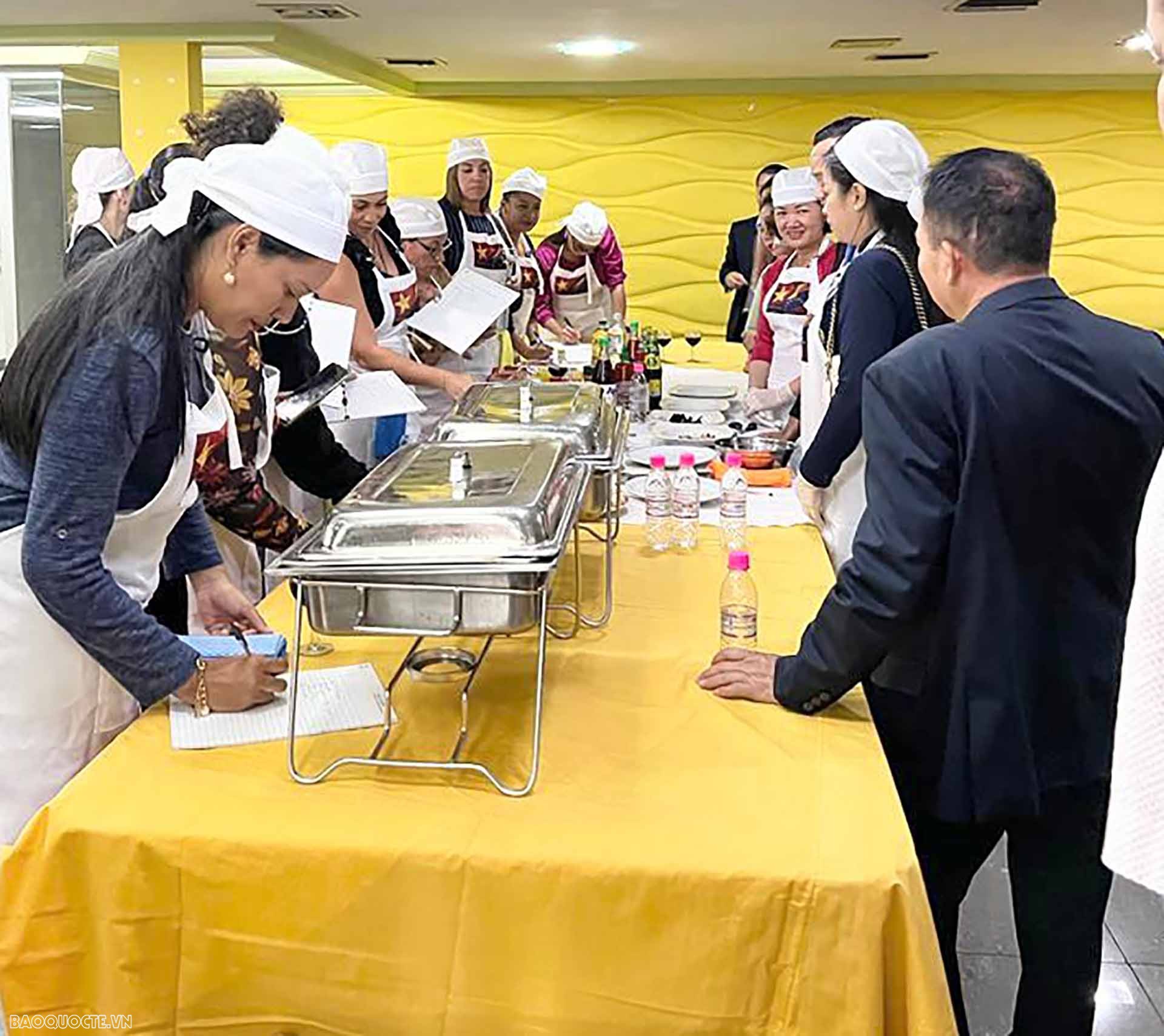 Khai giảng các khóa học tiếng Việt, nấu ăn, múa cổ truyền và Việt Võ đạo tại trường Đại học UNEFA, Venezuela