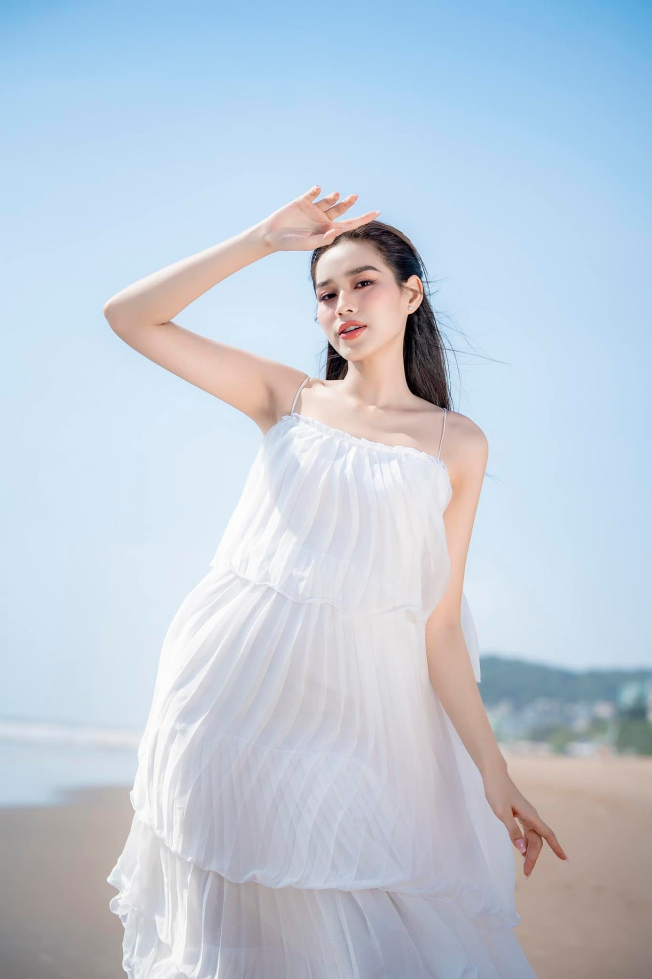 Mê đắm nhan sắc bộ 3 giám khảo quyền lực Lương Thùy Linh - Tiểu Vy- Đỗ Thị Hà