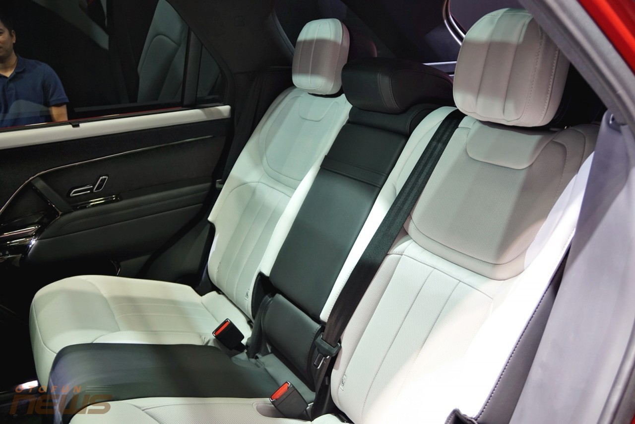 Cận cảnh và bảng giá xe Range Rover Sport thế hệ mới tại Việt Nam