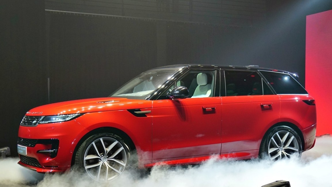 Cận cảnh và bảng giá xe Range Rover Sport thế hệ mới tại Việt Nam