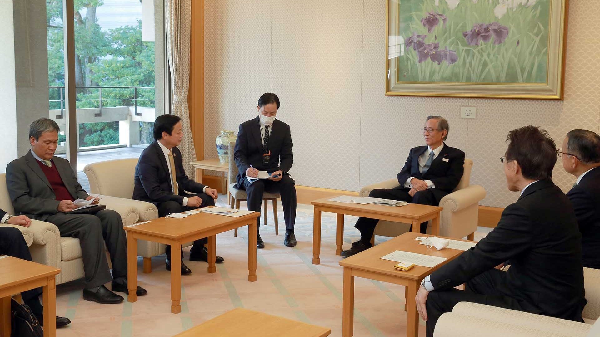 viet namnhat ban day manh hop tac tren cac linh vuc nang luong va giam phat thai