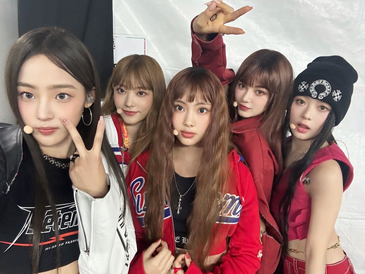 Hyein của NewJeans và NingNing của aespa đụng trang phục, khoe nhan sắc một 9 một 10