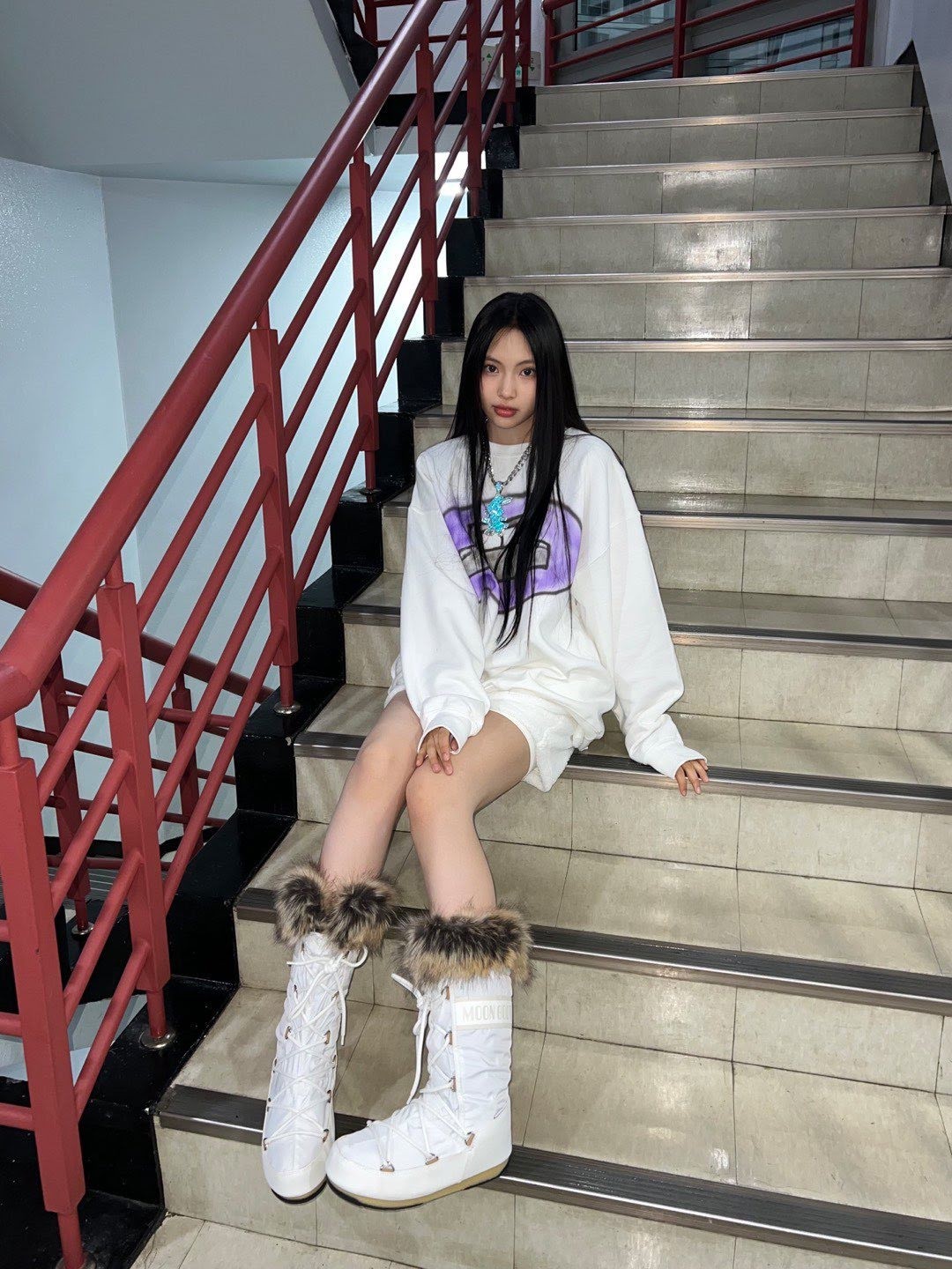 Hyein của NewJeans và NingNing của aespa đụng trang phục, khoe nhan sắc một 9 một 10