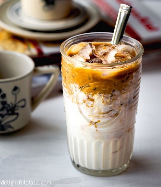 Sữa chua cà phê. Ảnh: Delightful Plate