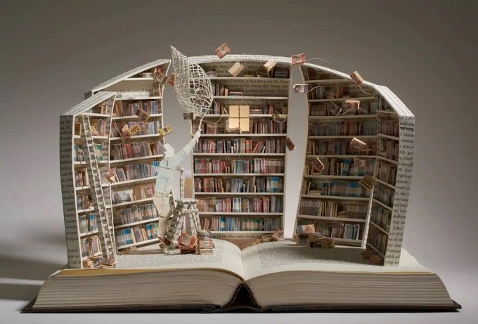 Vẻ đẹp tinh tế của những tác phẩm tạo thành từ sách cũ