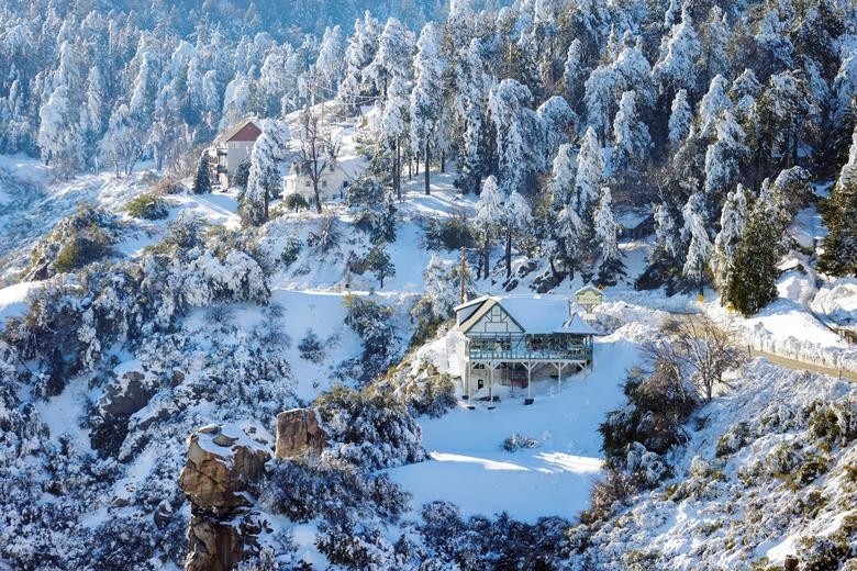 Cảnh tuyết rơi trắng xóa hiếm hoi ở California Cảnh tuyết rơi trắng xóa hiếm hoi ở California