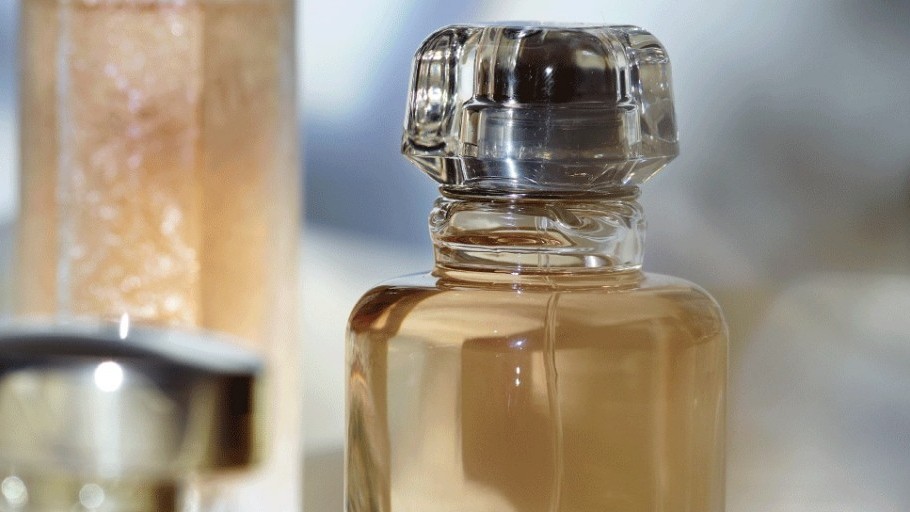 Các bảo quản để nước hoa lưu và tỏa hương lâu hơn