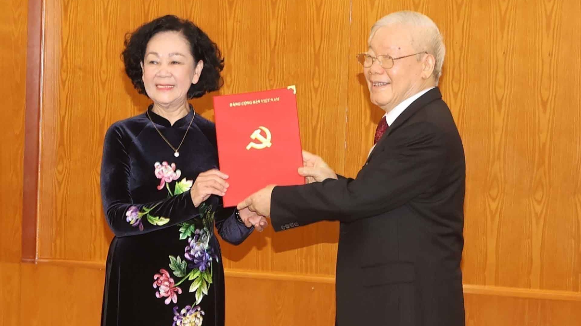 tong bi thu nguyen phu trong trao quyet dinh phan cong dong chi truong thi mai giu chuc thuong truc ban bi thu