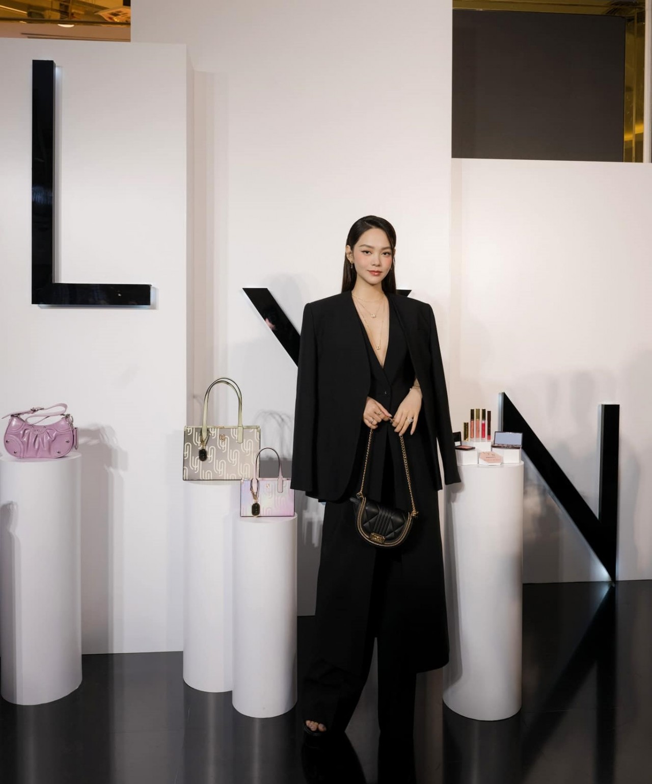 Minh Hằng Minh Hằng