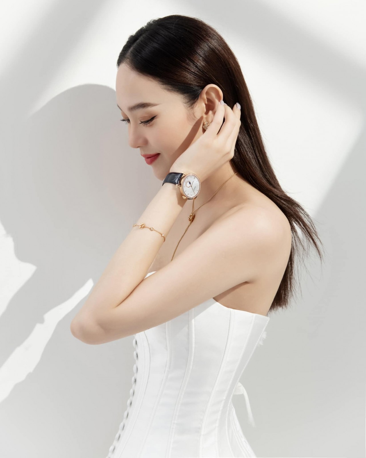 Thời trang biến hóa của ca sĩ Minh Hằng Thời trang biến hóa của ca sĩ Minh Hằng