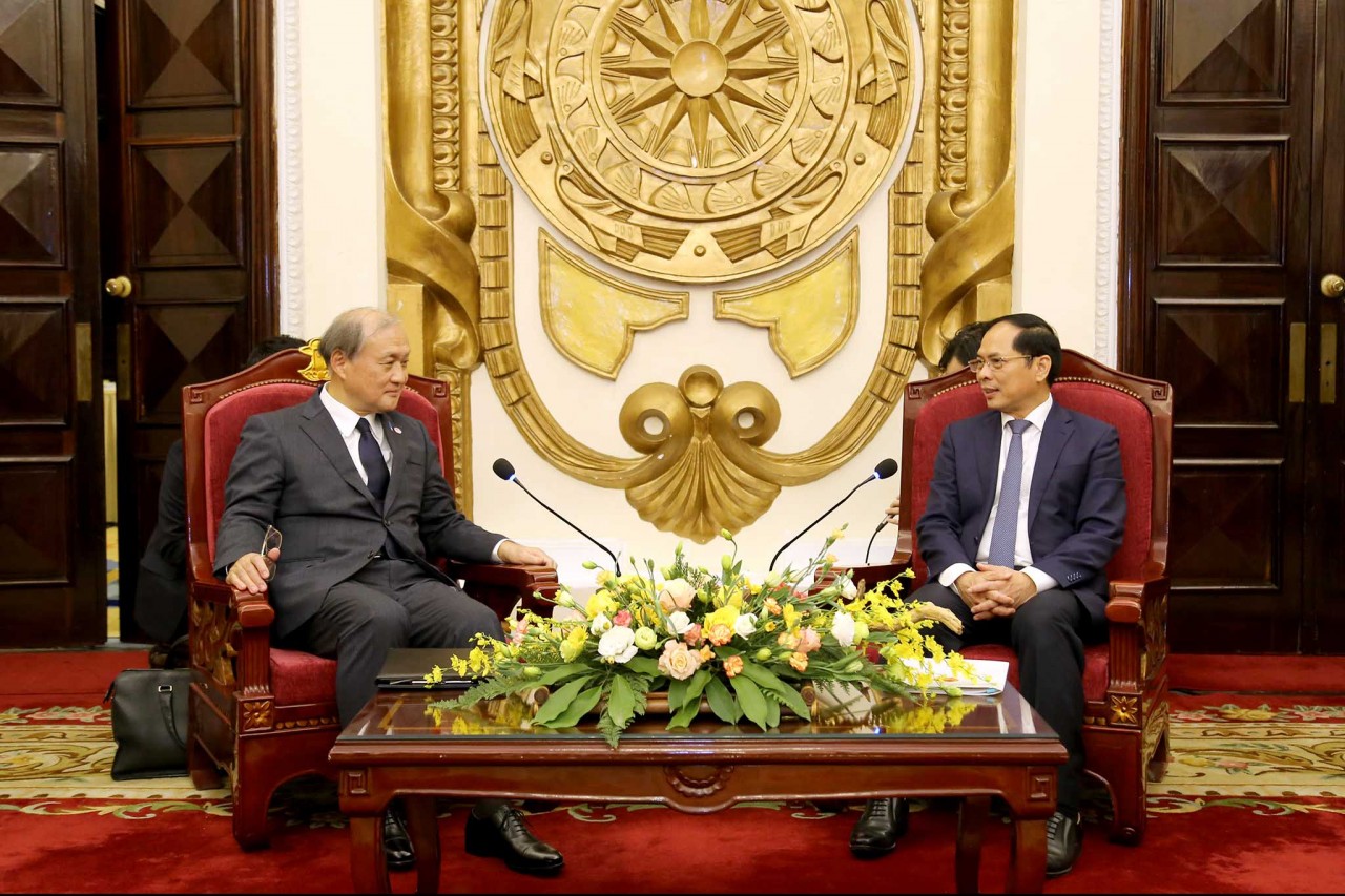 Bộ trưởng Ngoại giao Bùi Thanh Sơn tiếp Tổng Thư ký Ban An ninh quốc gia Nhật Bản