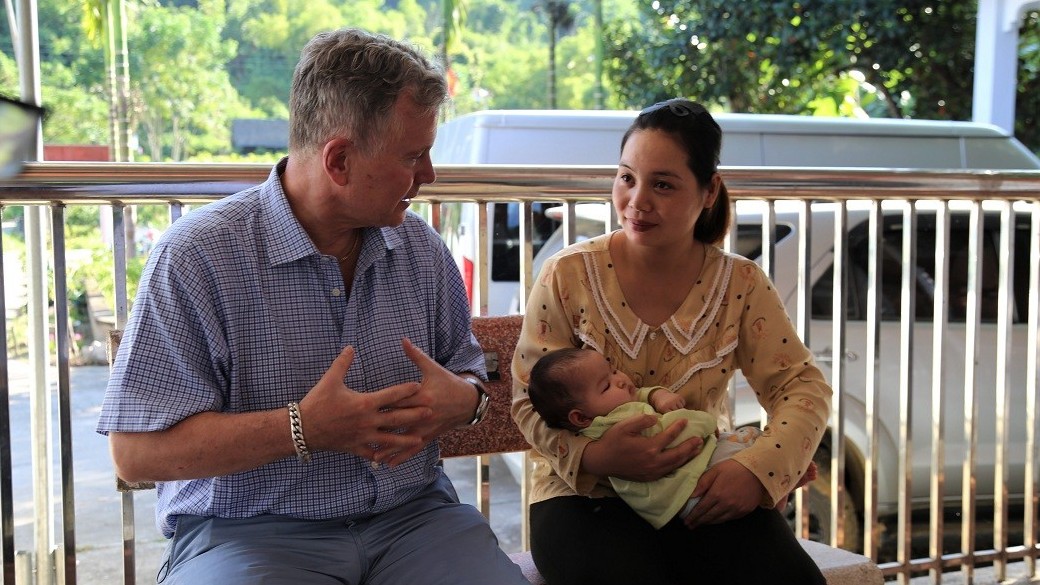 tan dung chuyen doi so thuc day quyen ve suc khoe sinh san va suc khoe tinh duc cua phu nu tre em gai