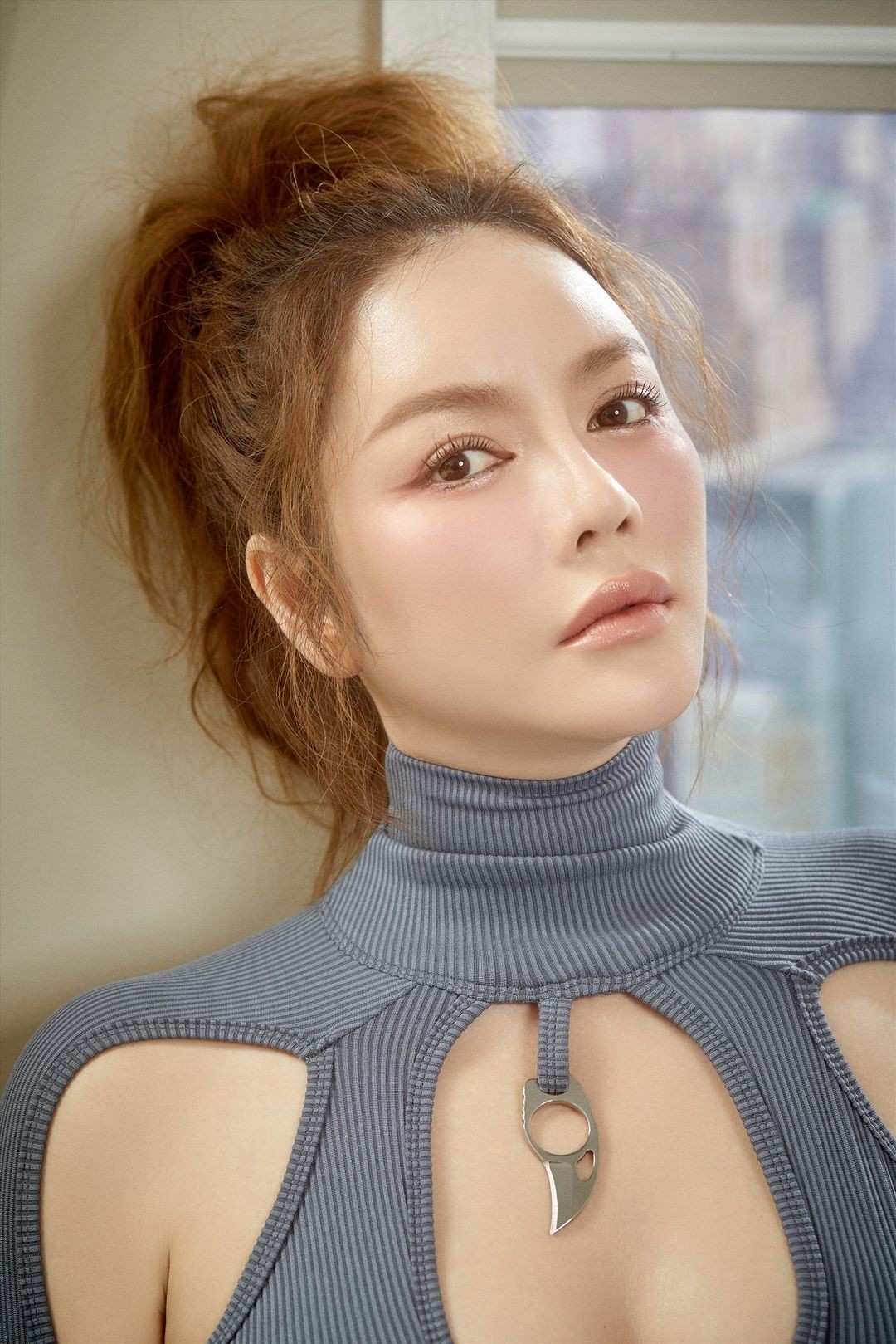 Lý Nhã Kỳ gợi cảm ngày 8/3