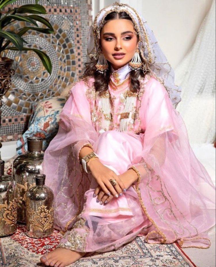 Phụ nữ Việt Nam và phụ nữ Saudi Arabia: Cùng có vị trí đặc biệt và cùng được quan tâm đặc biệt Phụ nữ Việt Nam và phụ nữ Saudi Arabia: Cùng có vị trí đặc biệt và cùng được quan tâm đặc biệt