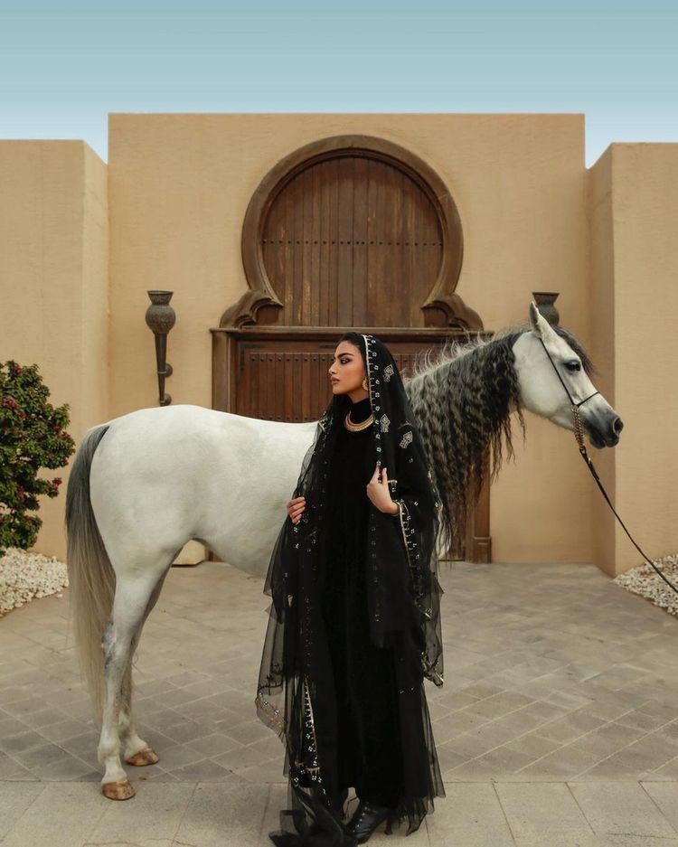 Phụ nữ Việt Nam và phụ nữ Saudi Arabia: Cùng có vị trí đặc biệt và cùng được quan tâm đặc biệt Phụ nữ Việt Nam và phụ nữ Saudi Arabia: Cùng có vị trí đặc biệt và cùng được quan tâm đặc biệt