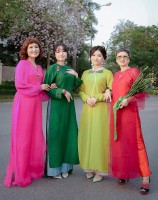 Nhà thiết kế Xuân Thu: Câu chuyện ba thế hệ trong chiếc áo dài