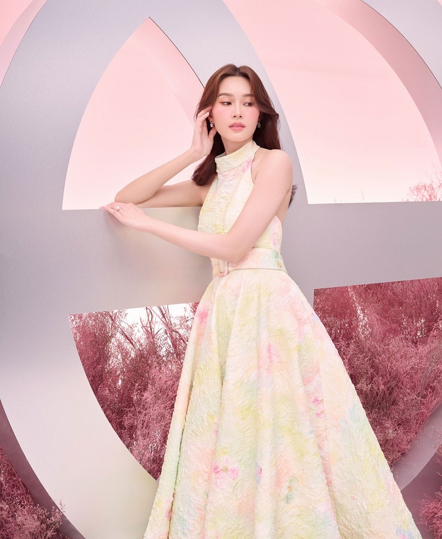 Hoa hậu Đặng Thu Thảo