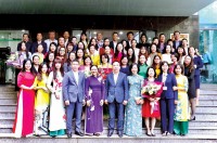 Phụ nữ và đối ngoại nhân dân