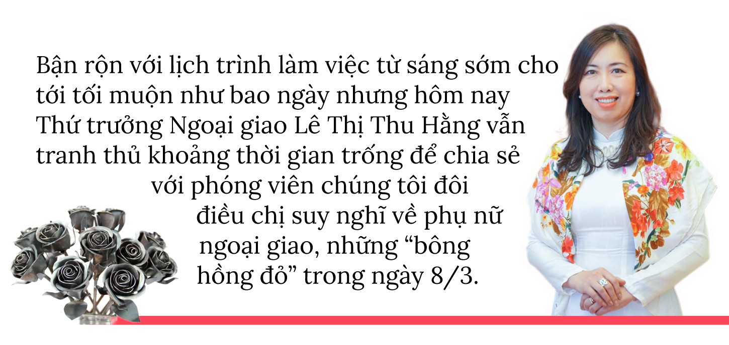 Phụ nữ ngoại giao: 'Chất thép' trong 'bông hồng đỏ'