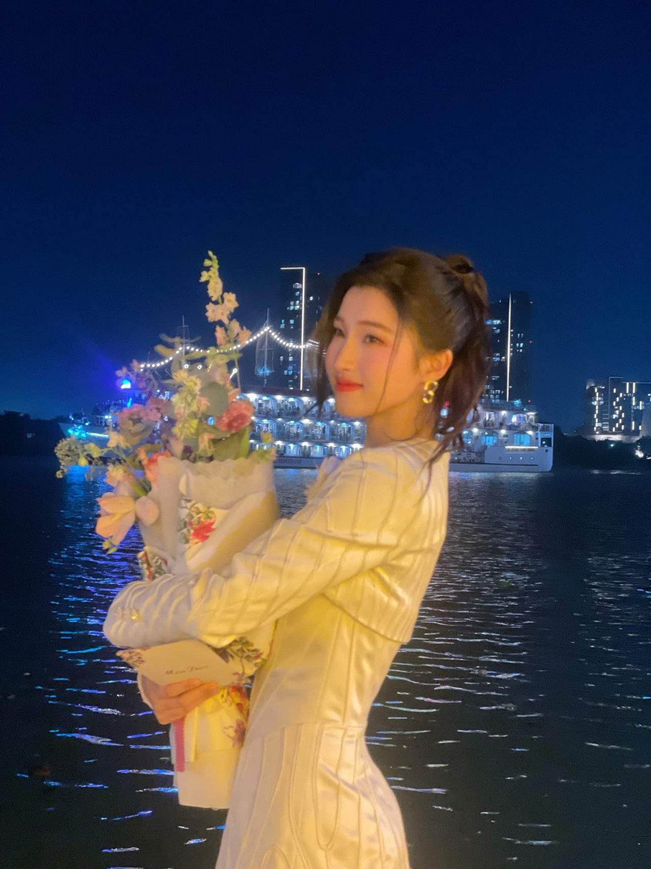 Á hậu Nguyễn Phương Nhi